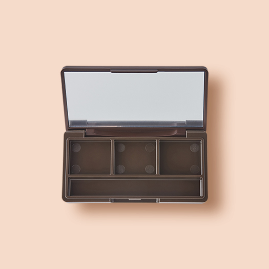 Rectangle shape 3 hole palette with space of applicator.